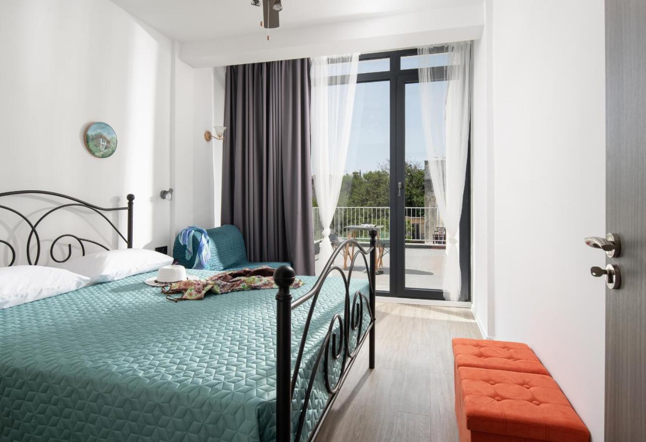 Grand Dodo'S Triada Seaview Studios Agia Triada  Exterior photo