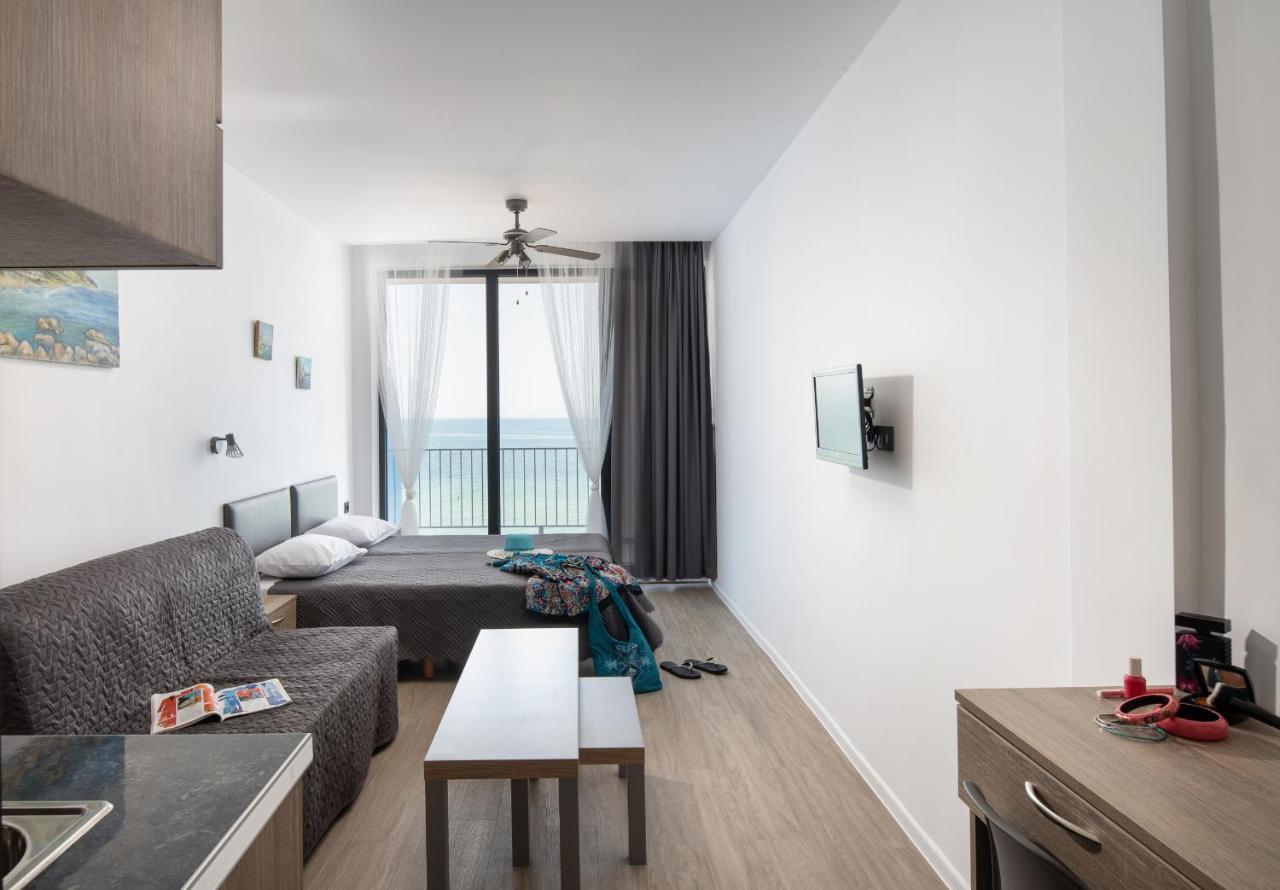 Grand Dodo'S Triada Seaview Studios Agia Triada  Exterior photo